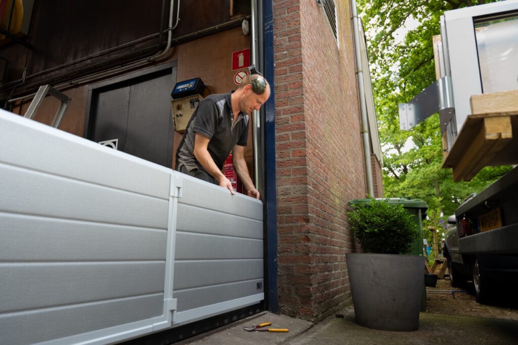 Garagedeur voor bedrijfspand – Muller Deuren Service